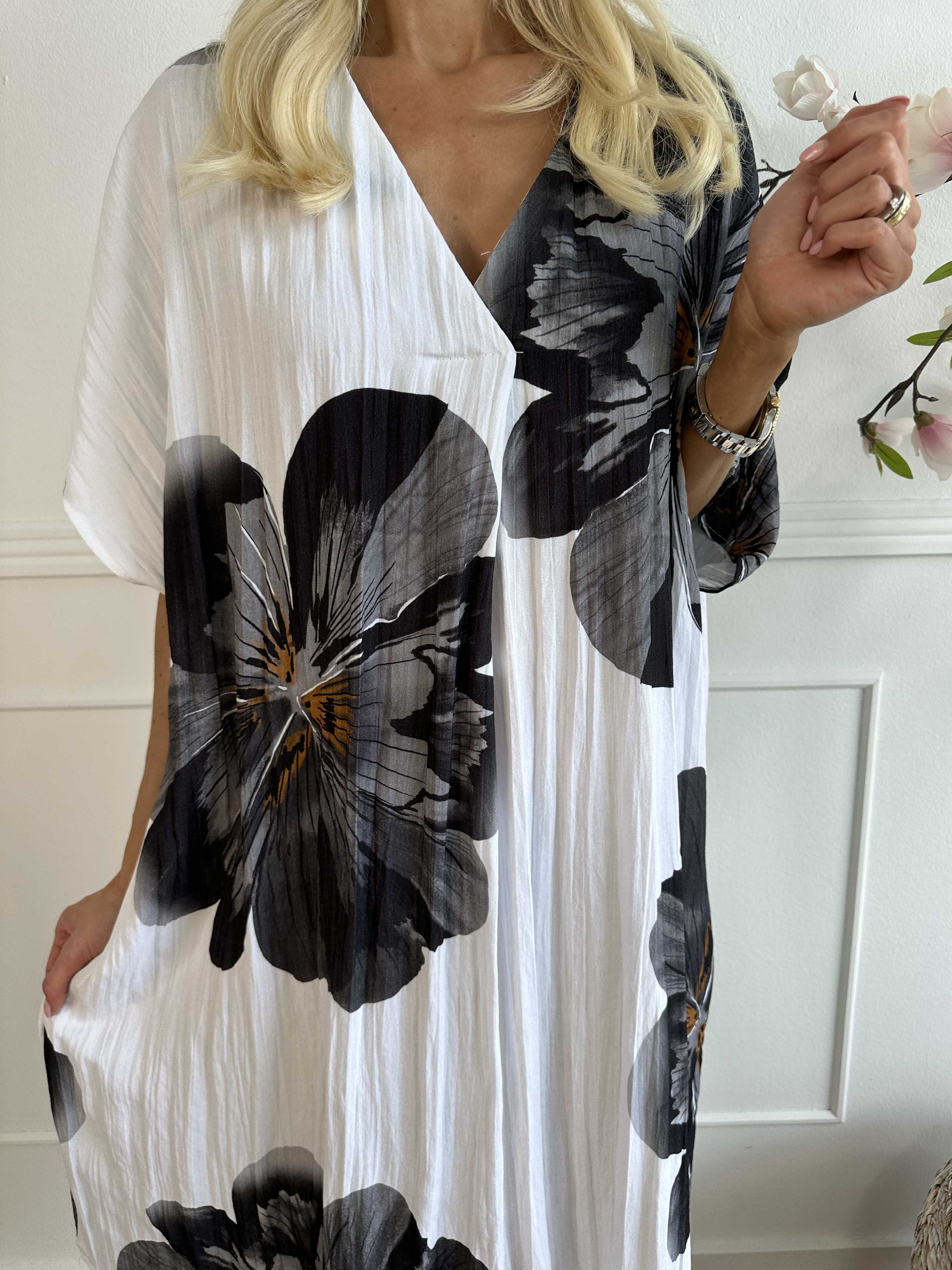 Aya - Blomstret t-shirt kjole i viskose